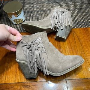 Light Brown/Grey Greige) ankle boots